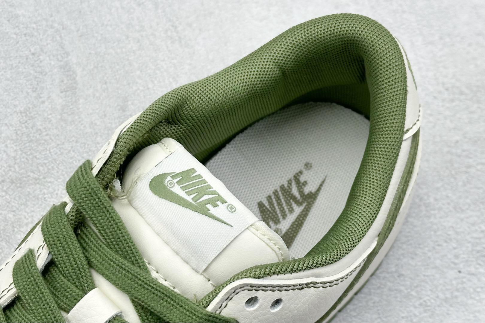  终端放店
XC版 Nike SB Dunk Low“Supreme联名——军绿双勾”  周年高端定制 