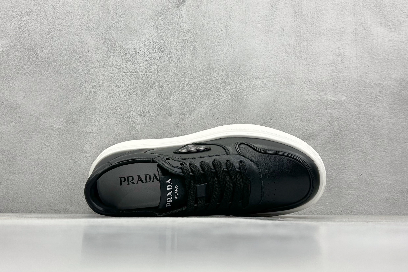 420 PRADA 普拉达 厚底徽标 低帮休闲运动鞋