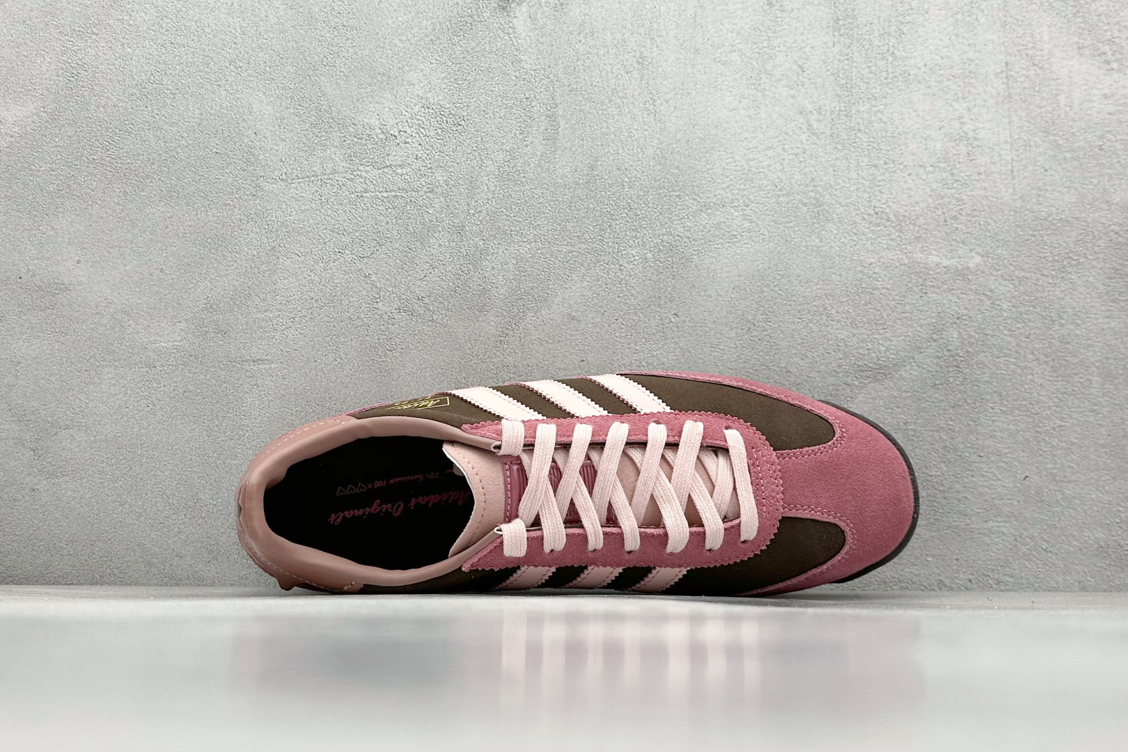  
Adidas Originals SL 72 RS 阿迪经典复古慢跑鞋 
#鞋款采用舒爽尼龙鞋面、绒