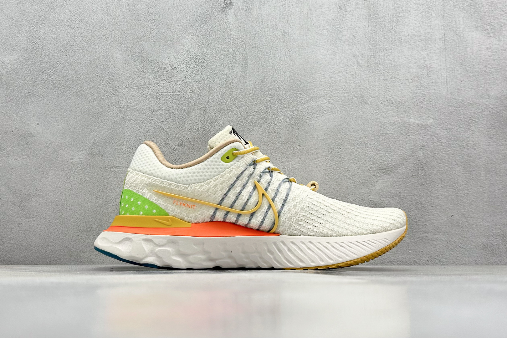  
Nike React Infinity Run Fk 3 采用 React泡绵的鞋款更多了增量泡绵的