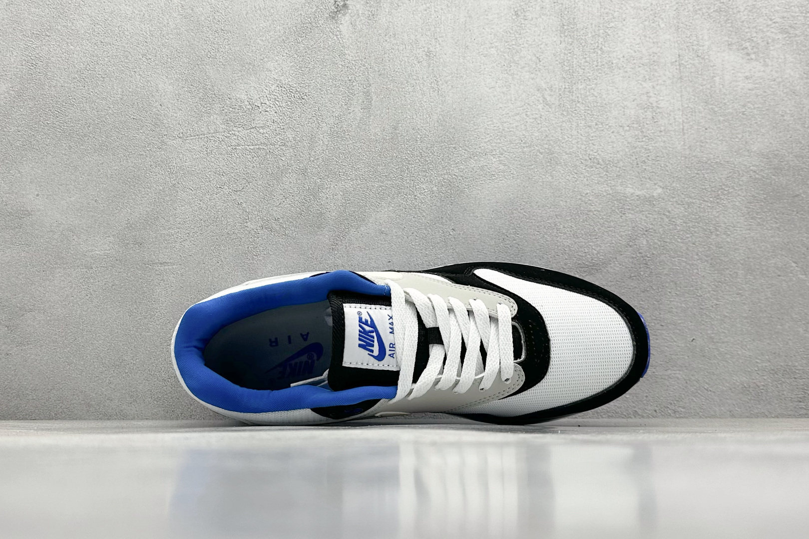  
Nike Air Max 1 白黑篮
复古休闲跑步鞋 官方同步上架
真标原盒 原底原面 正确版型 
