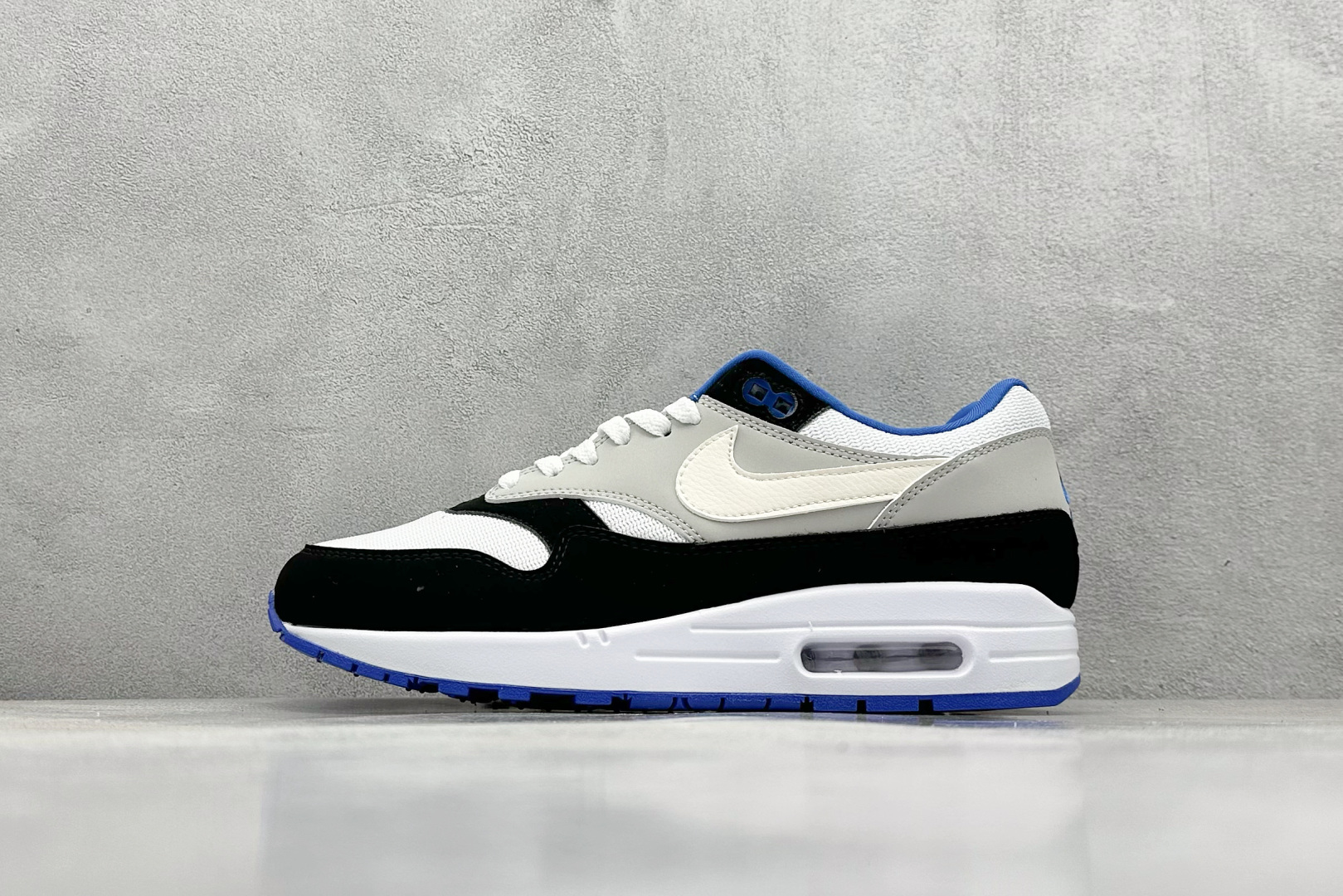  
Nike Air Max 1 白黑篮
复古休闲跑步鞋 官方同步上架
真标原盒 原底原面 正确版型 
