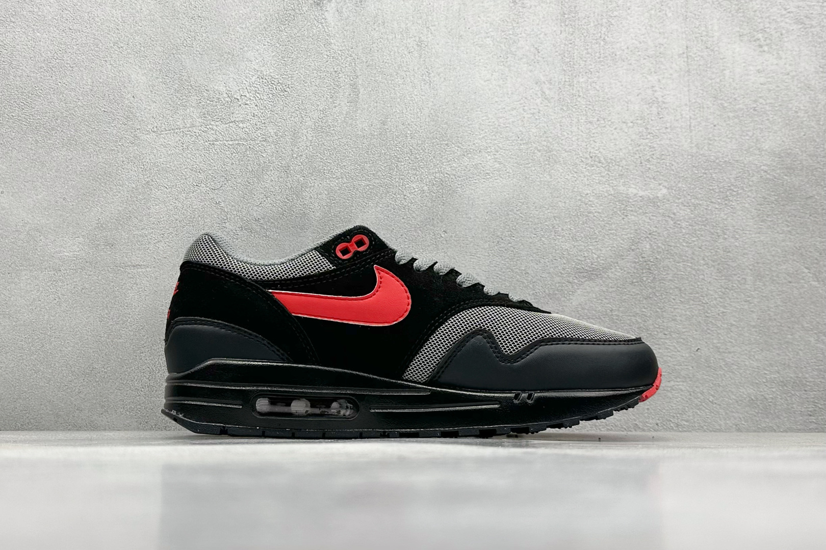  
Nike Air Max 1 黑红
复古休闲跑步鞋 官方同步上架
真标原盒 原底原面 正确版型 
原