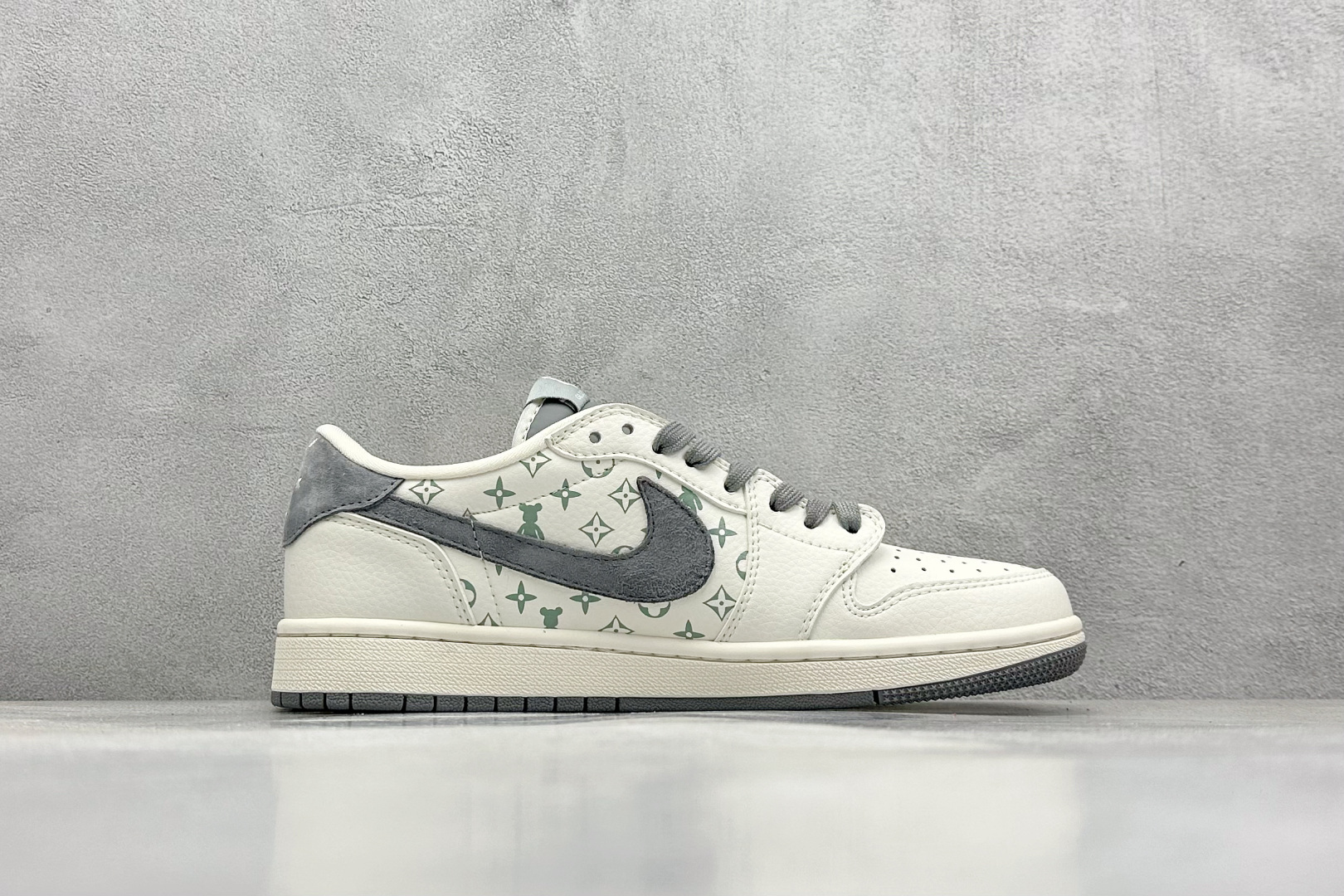 终端放店
XC版 Travis Scott x Nike Air Jordan 1 Low x GLO