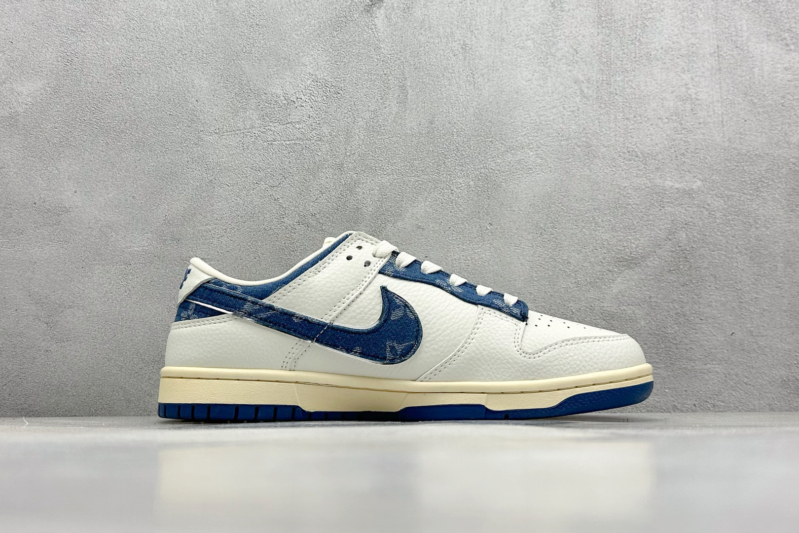  终端放店
XC版 Nk SB Dunk Low LV联名-米蓝牛仔勾 周年高端定制 低帮休闲板鞋
 #