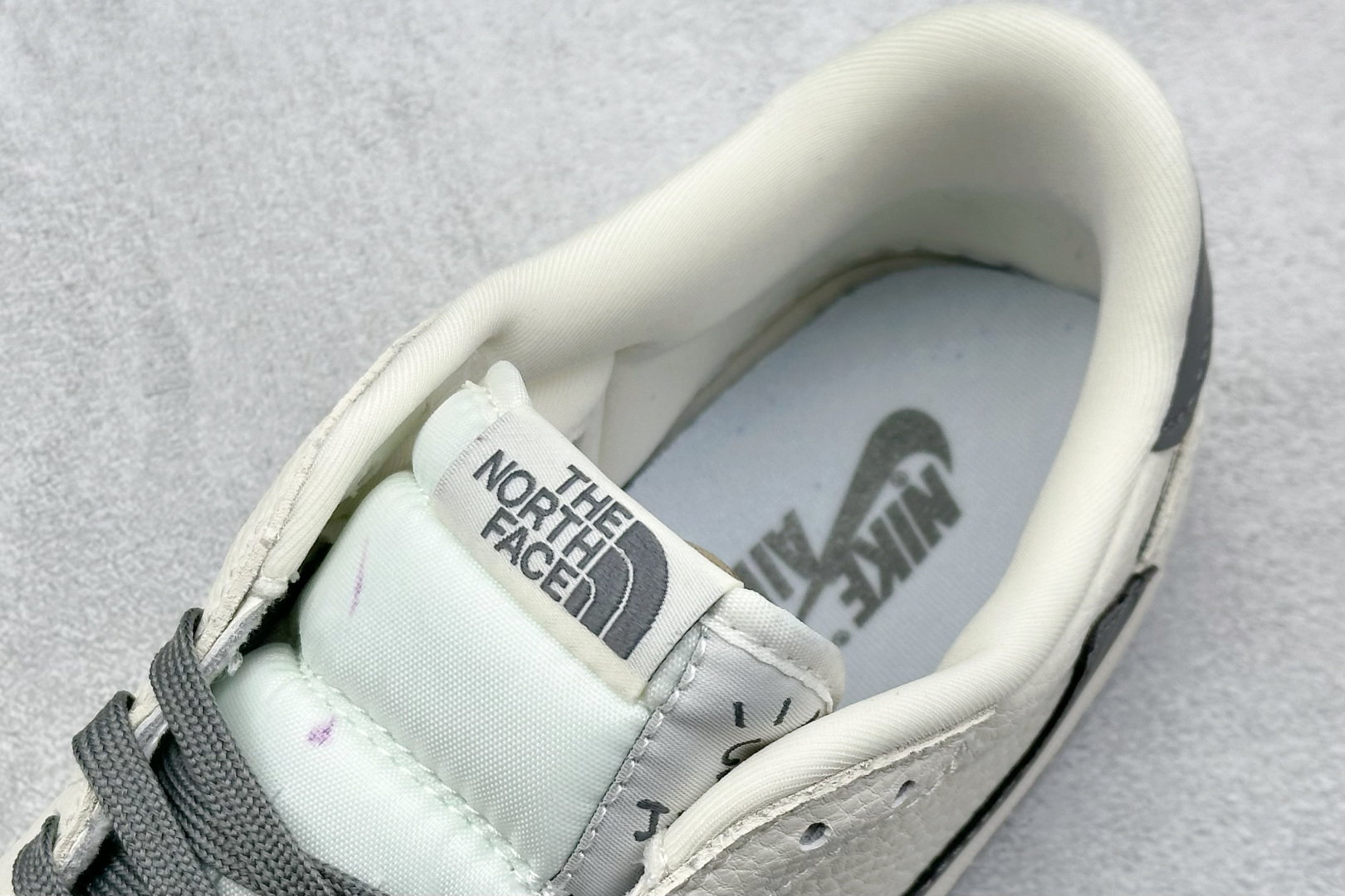  终端放店
XC版 Travis Scott x Fragment Design x Air Jorda
