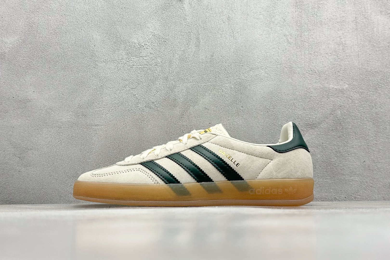  
AD Originals Gazelle Indoor 米绿
联名三叶草复古休闲运动板鞋 原装公司级