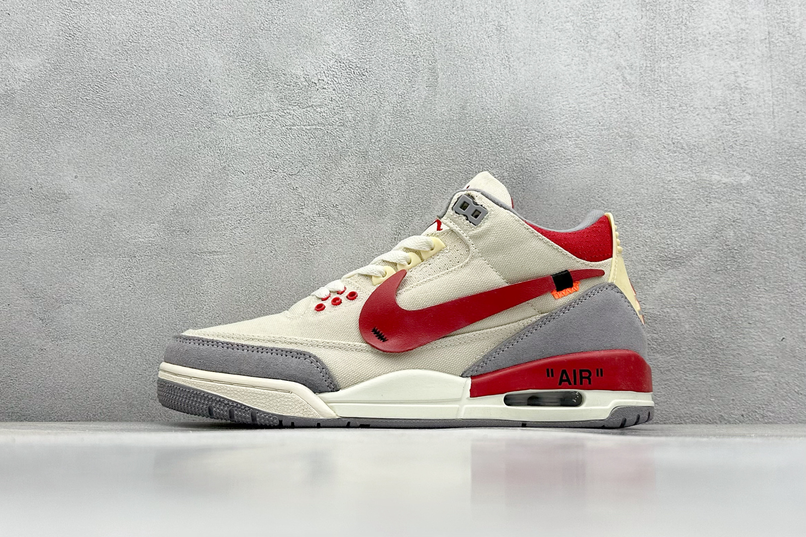 福利特价 
Air Jordan AJ3 Retro
原纸板楦头开发 进口头层皮料 完美鞋型匹配公司货 