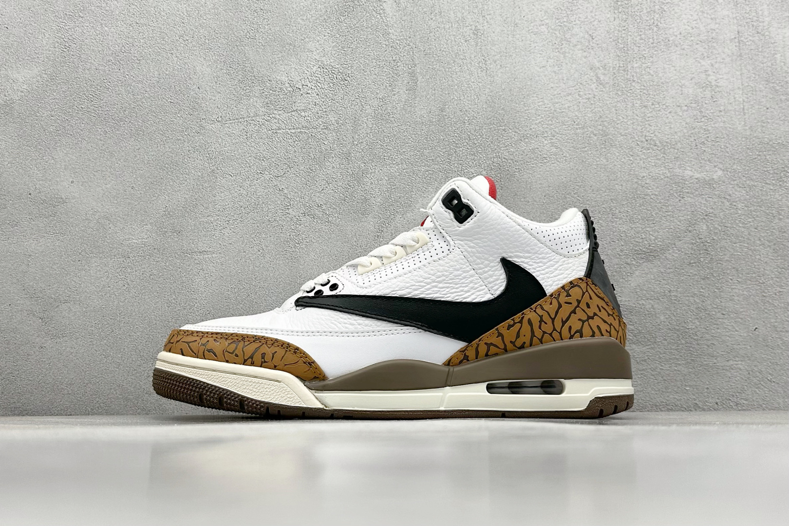 福利特价 
Air Jordan AJ3 Retro
原纸板楦头开发 进口头层皮料 完美鞋型匹配公司货 