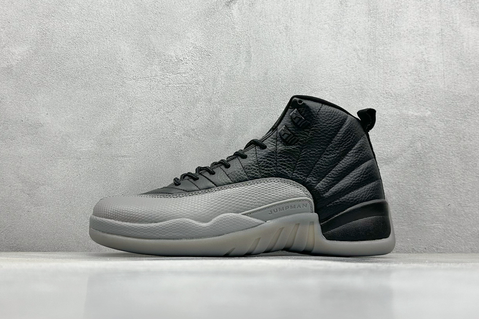 福利特价 
Air Jordan 12 Retro  
原鞋原楦头纸板开发 极致一眼正品既视感 原厂进口