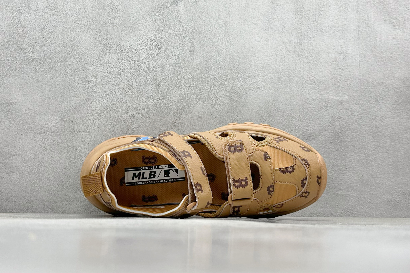  终端放店
DF版 MLB Bigball Chunky Embo Monogram 纽约洋基队 增高厚
