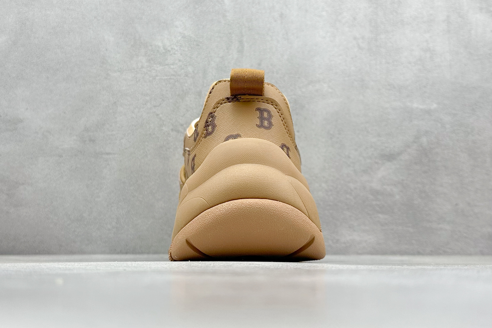  终端放店
DF版 MLB Bigball Chunky Embo Monogram 纽约洋基队 增高厚