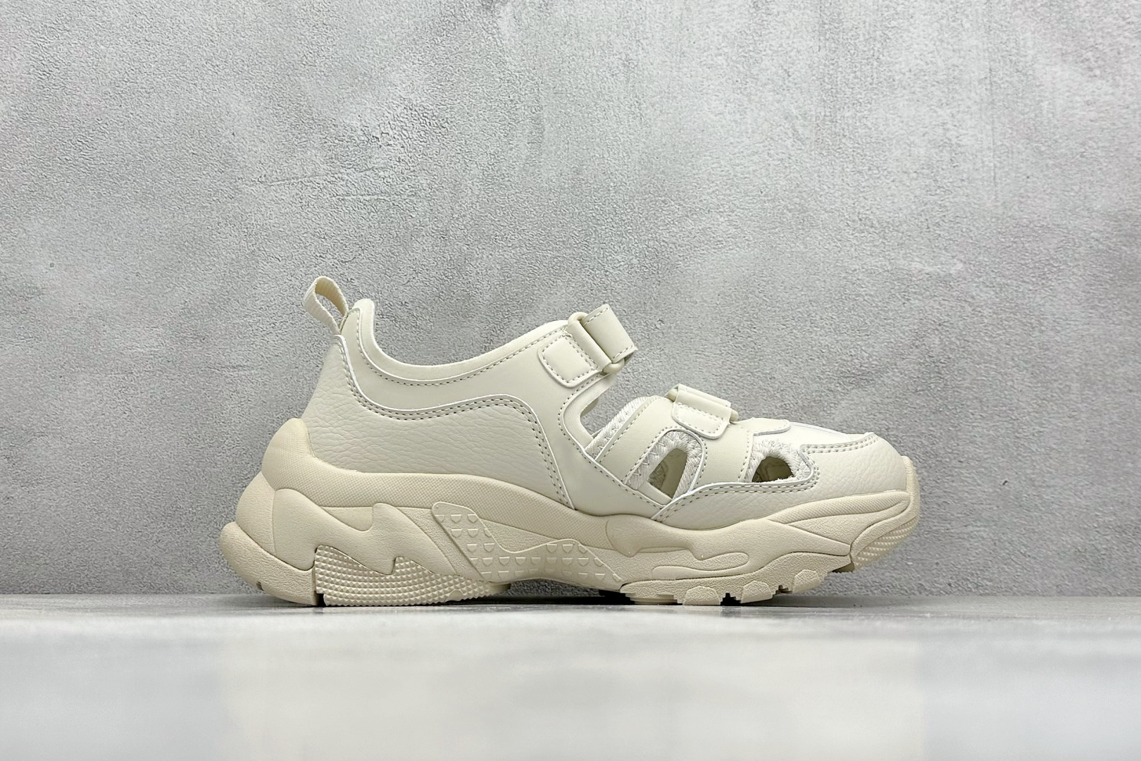  终端放店
DF版 MLB Bigball Chunky Embo Monogram 纽约洋基队 增高厚