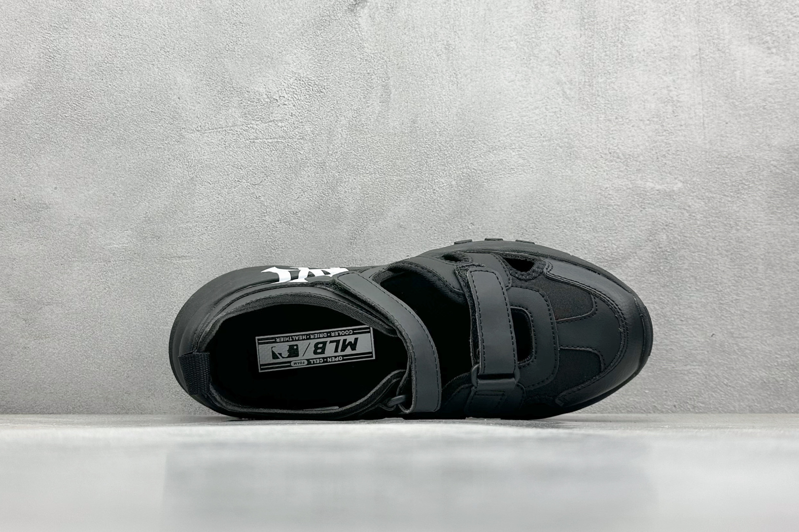  终端放店
DF版 MLB Bigball Chunky Embo Monogram 纽约洋基队 增高厚
