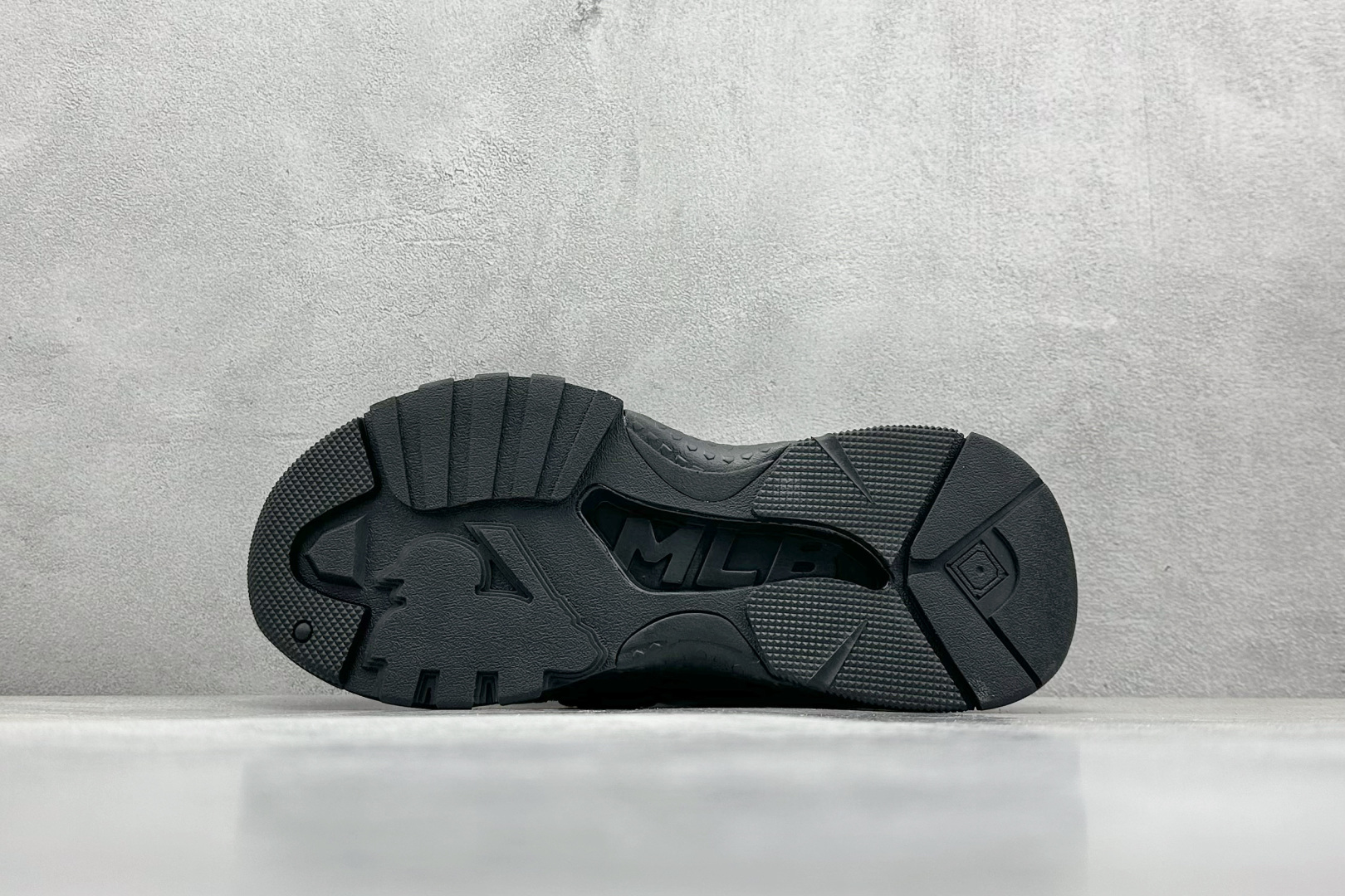  终端放店
DF版 MLB Bigball Chunky Embo Monogram 纽约洋基队 增高厚