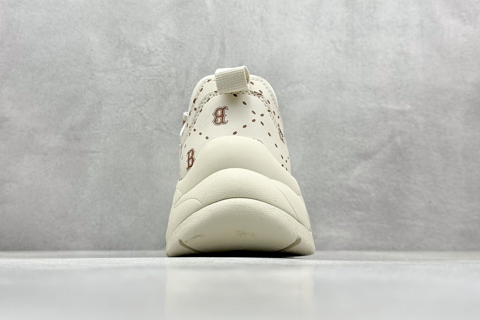  终端放店
DF版 MLB Bigball Chunky Embo Monogram 纽约洋基队 增高厚