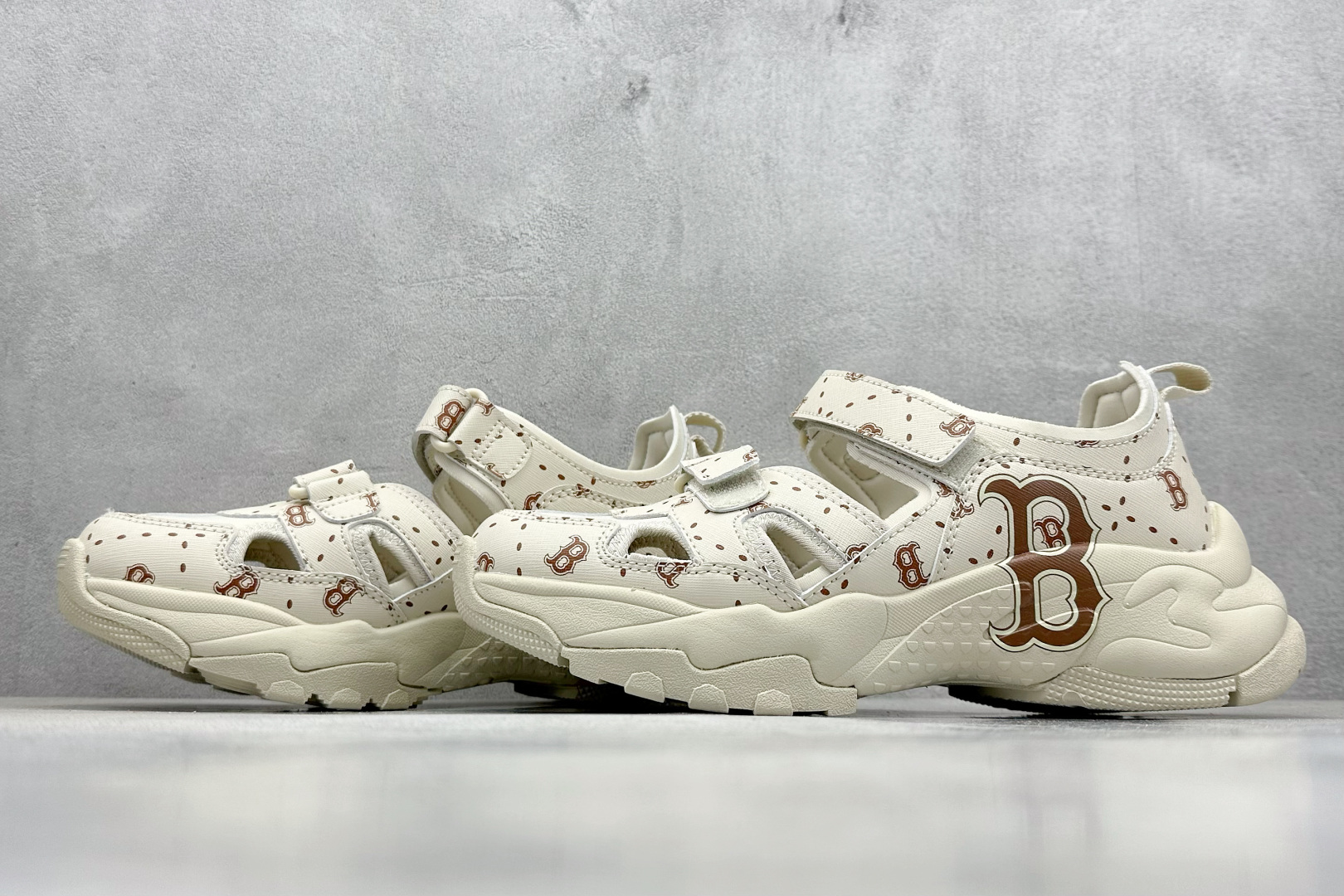  终端放店
DF版 MLB Bigball Chunky Embo Monogram 纽约洋基队 增高厚