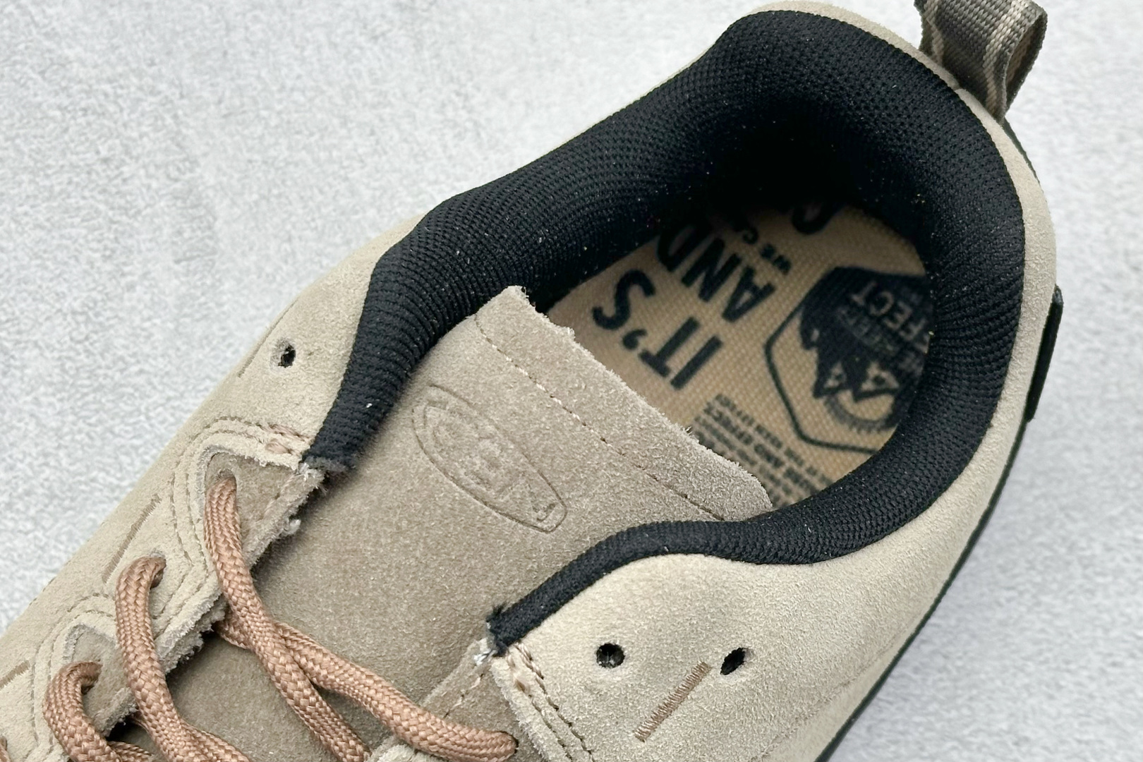  终端放店
绿X 美国人气户外品牌-科恩Keen Jasper Rocks SP贾斯珀都市系列
复古低帮