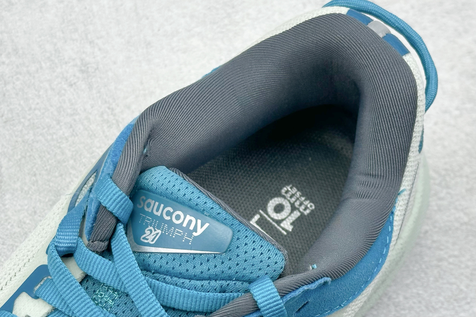 终端放店
XD版 Saucony Triumph 21代 索康尼旗舰级缓震型跑鞋
性能相比前几代再升