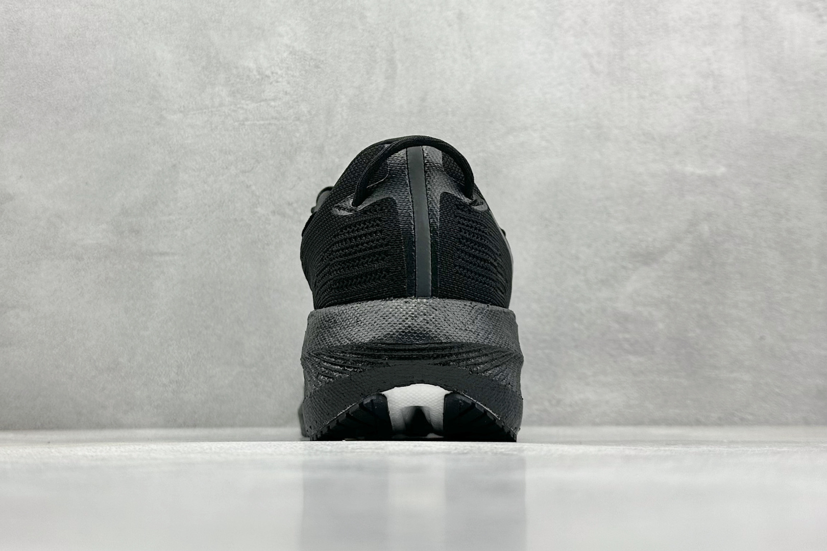 终端放店
XD版 Saucony Triumph 21代 索康尼旗舰级缓震型跑鞋
性能相比前几代再升