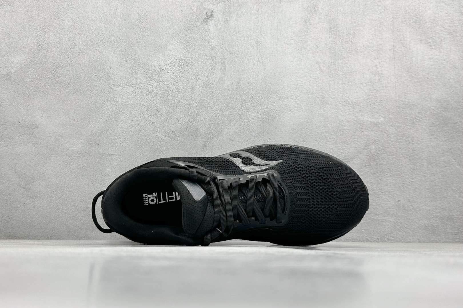 终端放店
XD版 Saucony Triumph 21代 索康尼旗舰级缓震型跑鞋
性能相比前几代再升