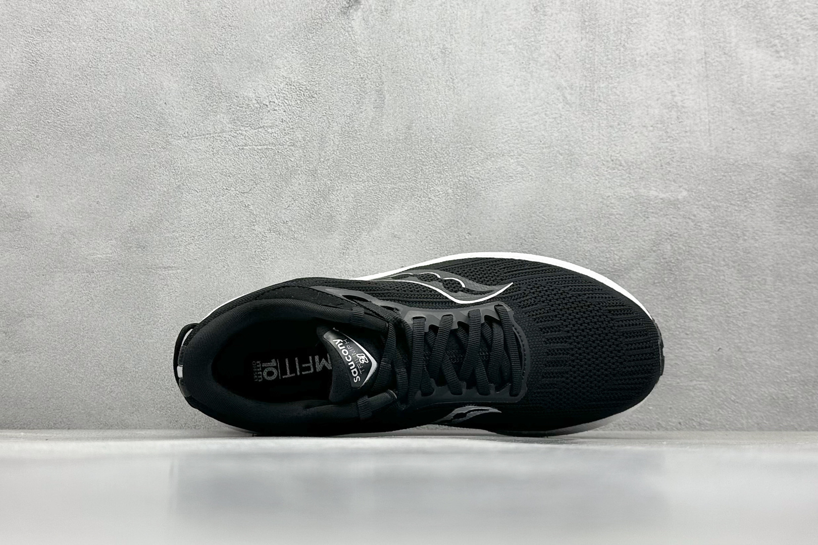 终端放店
XD版 Saucony Triumph 21代 索康尼旗舰级缓震型跑鞋
性能相比前几代再升