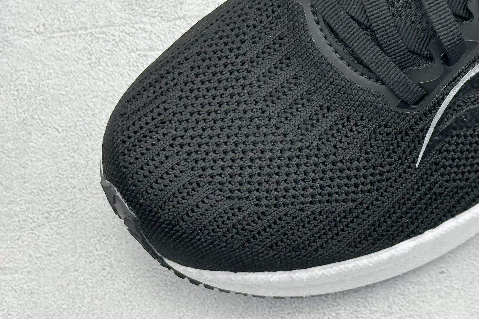 终端放店
XD版 Saucony Triumph 21代 索康尼旗舰级缓震型跑鞋
性能相比前几代再升