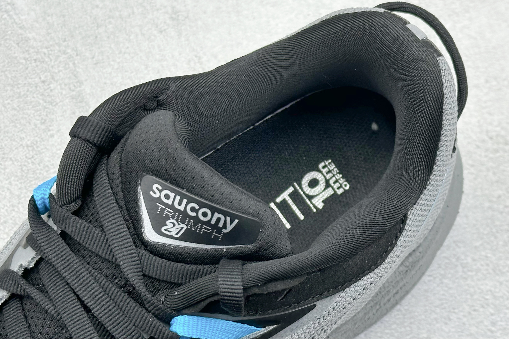 终端放店
XD版 Saucony Triumph 21代 索康尼旗舰级缓震型跑鞋
性能相比前几代再升