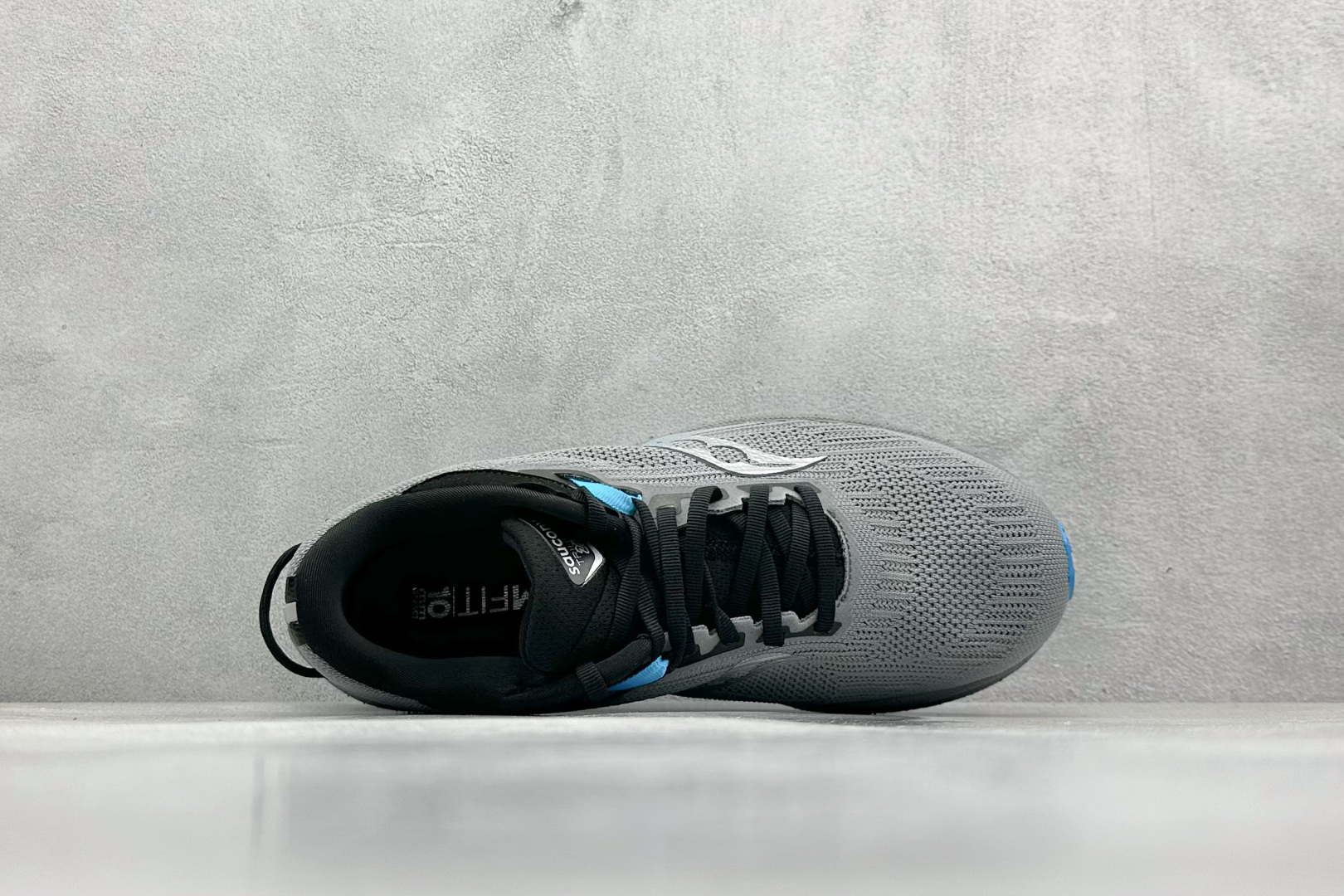 终端放店
XD版 Saucony Triumph 21代 索康尼旗舰级缓震型跑鞋
性能相比前几代再升