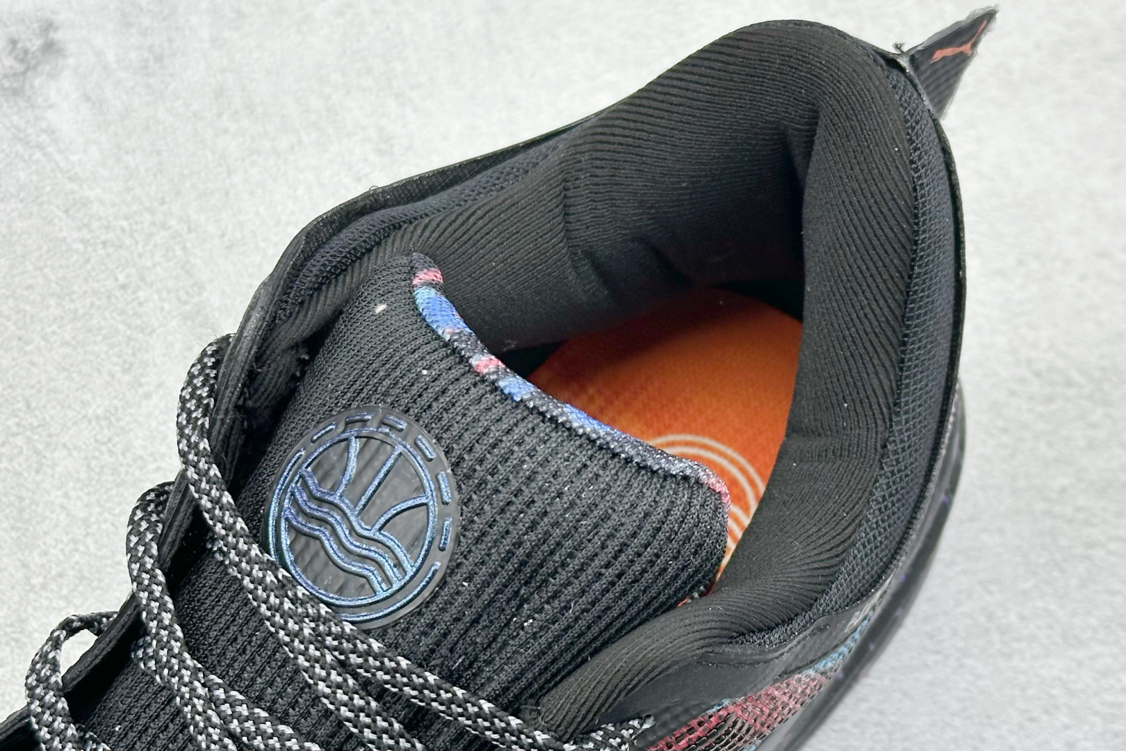 终端放店
GJR版 PUMA All-Pro Nitro 彪马舒适耐磨低帮实战篮球鞋
鞋身材质运用轻