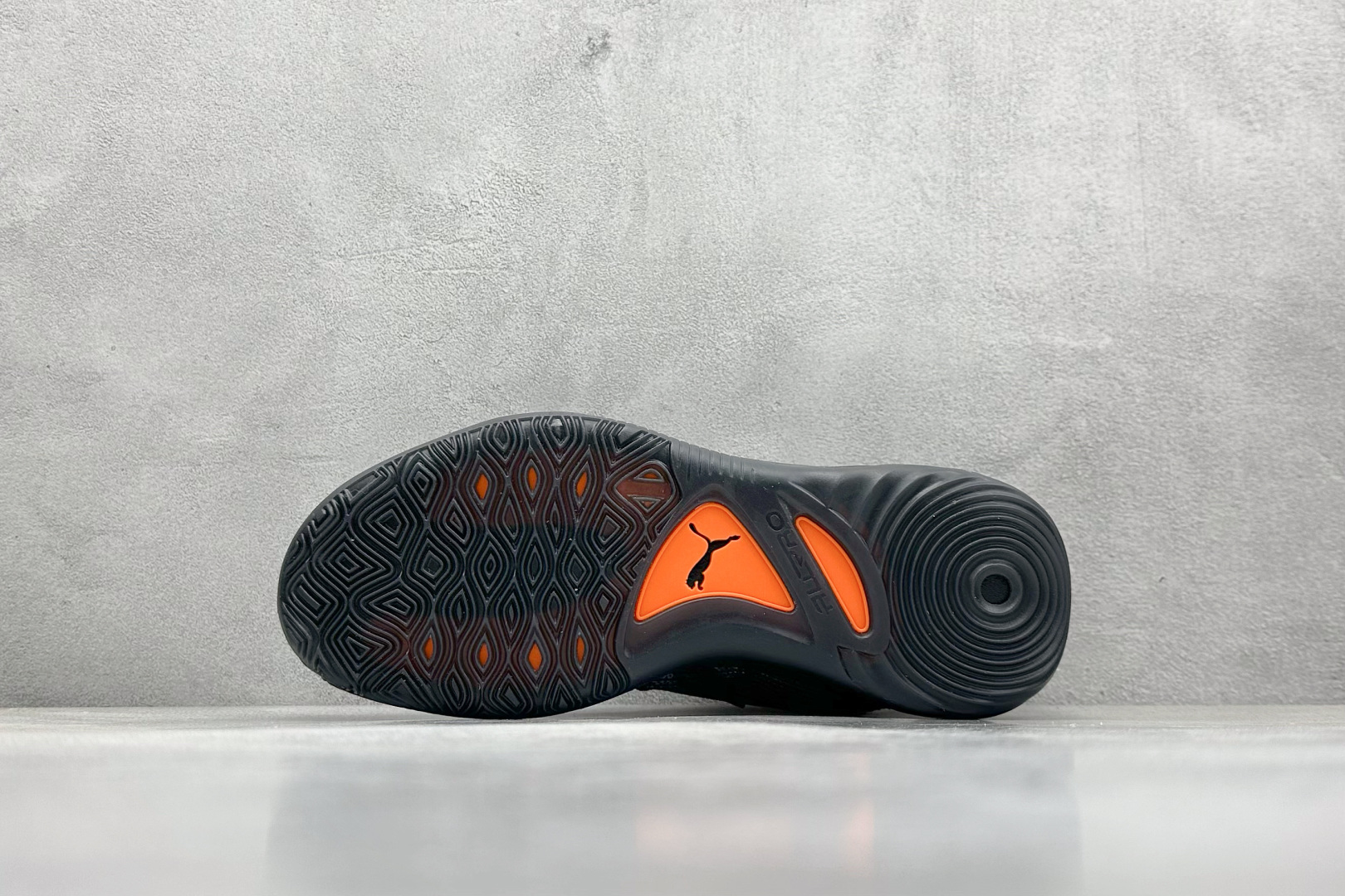 终端放店
GJR版 PUMA All-Pro Nitro 彪马舒适耐磨低帮实战篮球鞋
鞋身材质运用轻