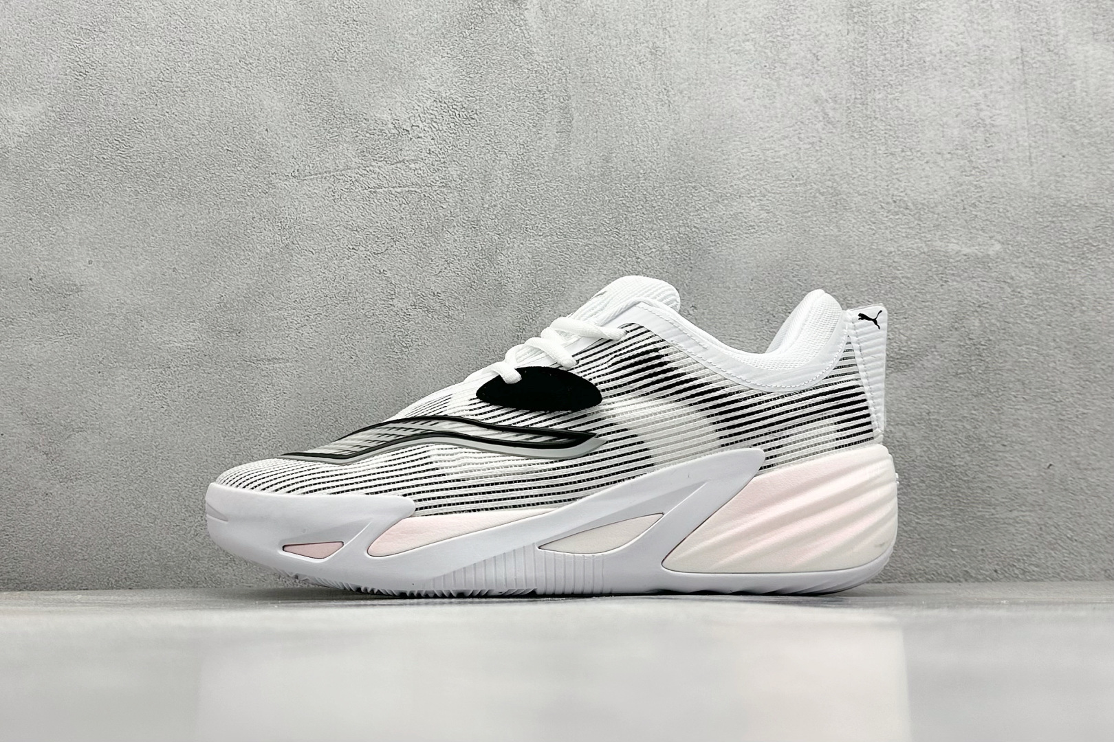 终端放店
GJR版 PUMA All-Pro Nitro 彪马舒适耐磨低帮实战篮球鞋
鞋身材质运用轻