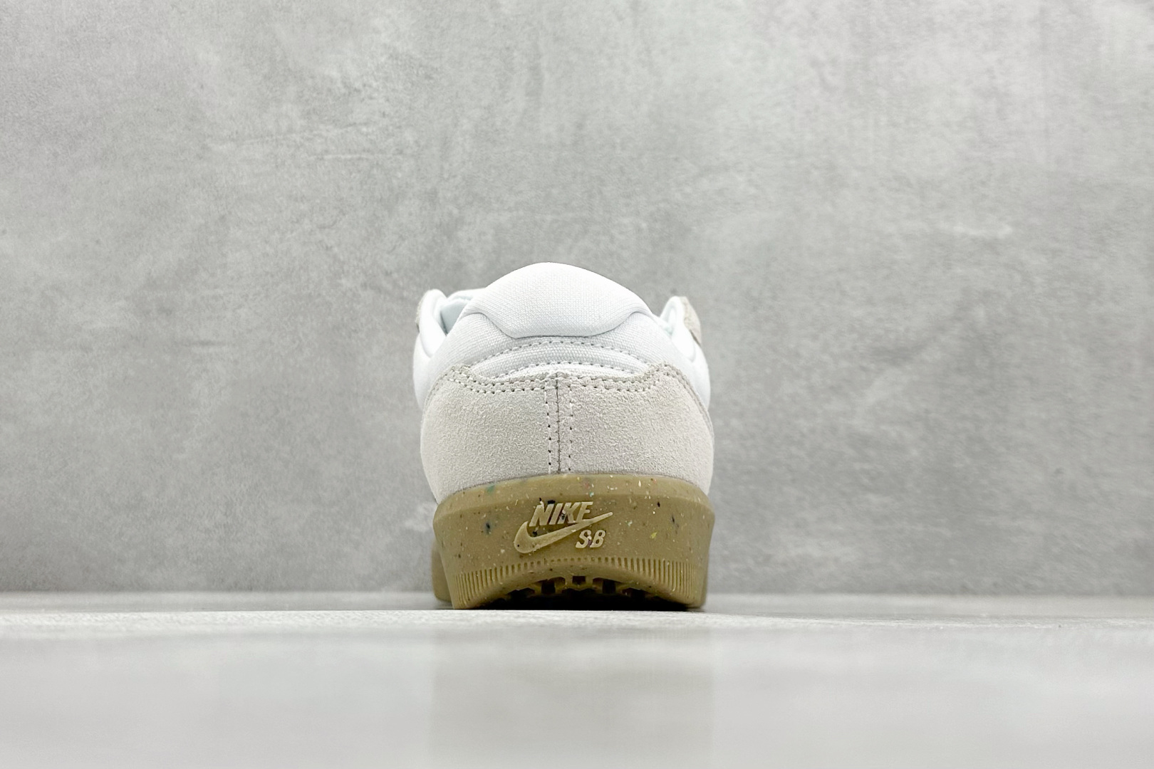  终端放店
FS版 Nike SB Force 58 硫化杯底 传统篮球风格 原楦版型
Nike SB 