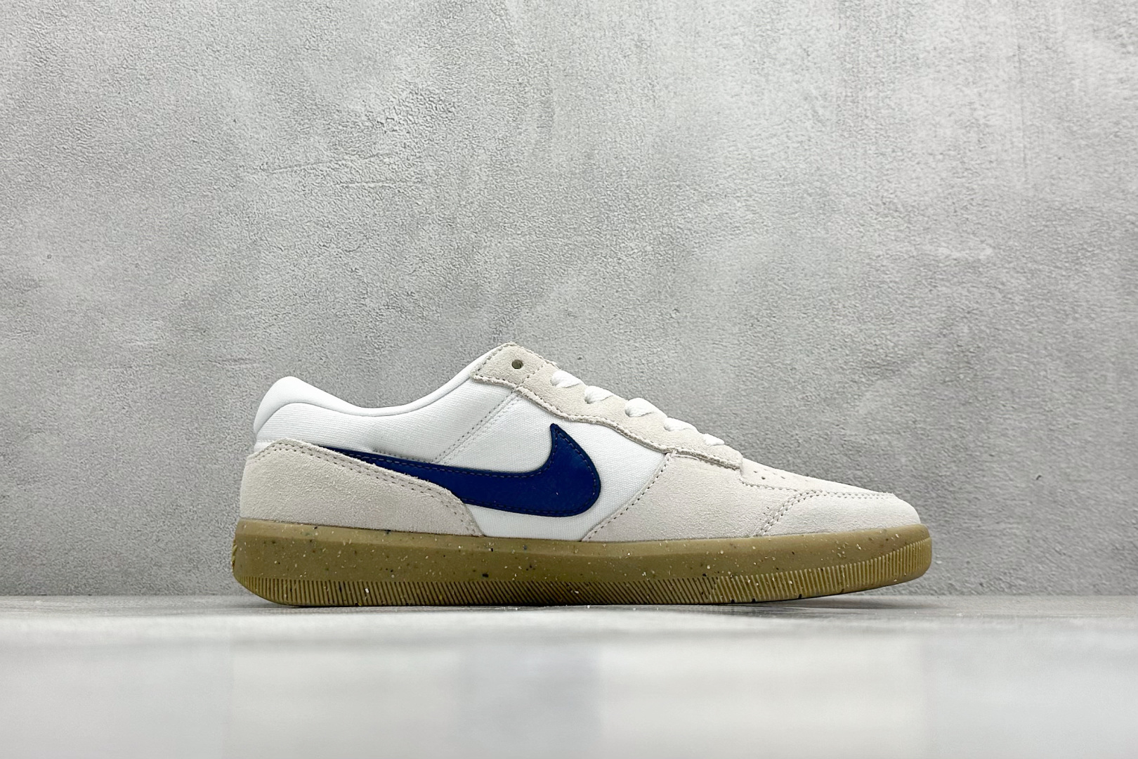  终端放店
FS版 Nike SB Force 58 硫化杯底 传统篮球风格 原楦版型
Nike SB 