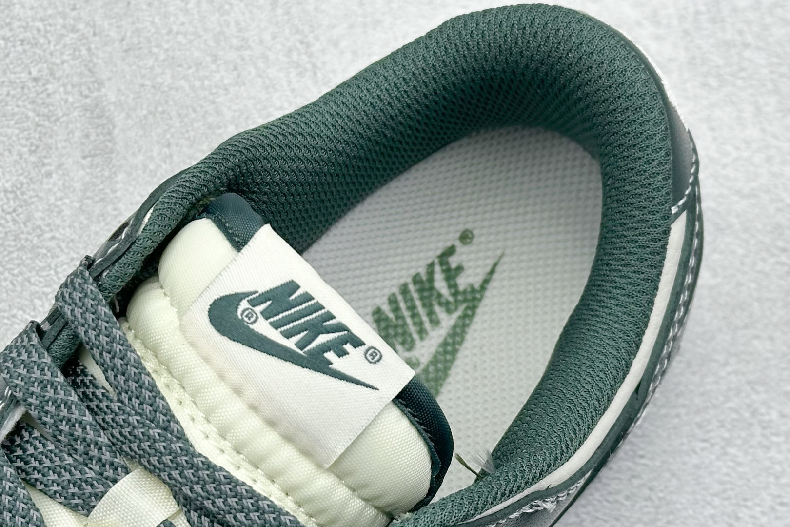 终端放店
XC版 Nike SB Dunk Low x Stussy 斯图西白青
纯原大厂出品 极力推