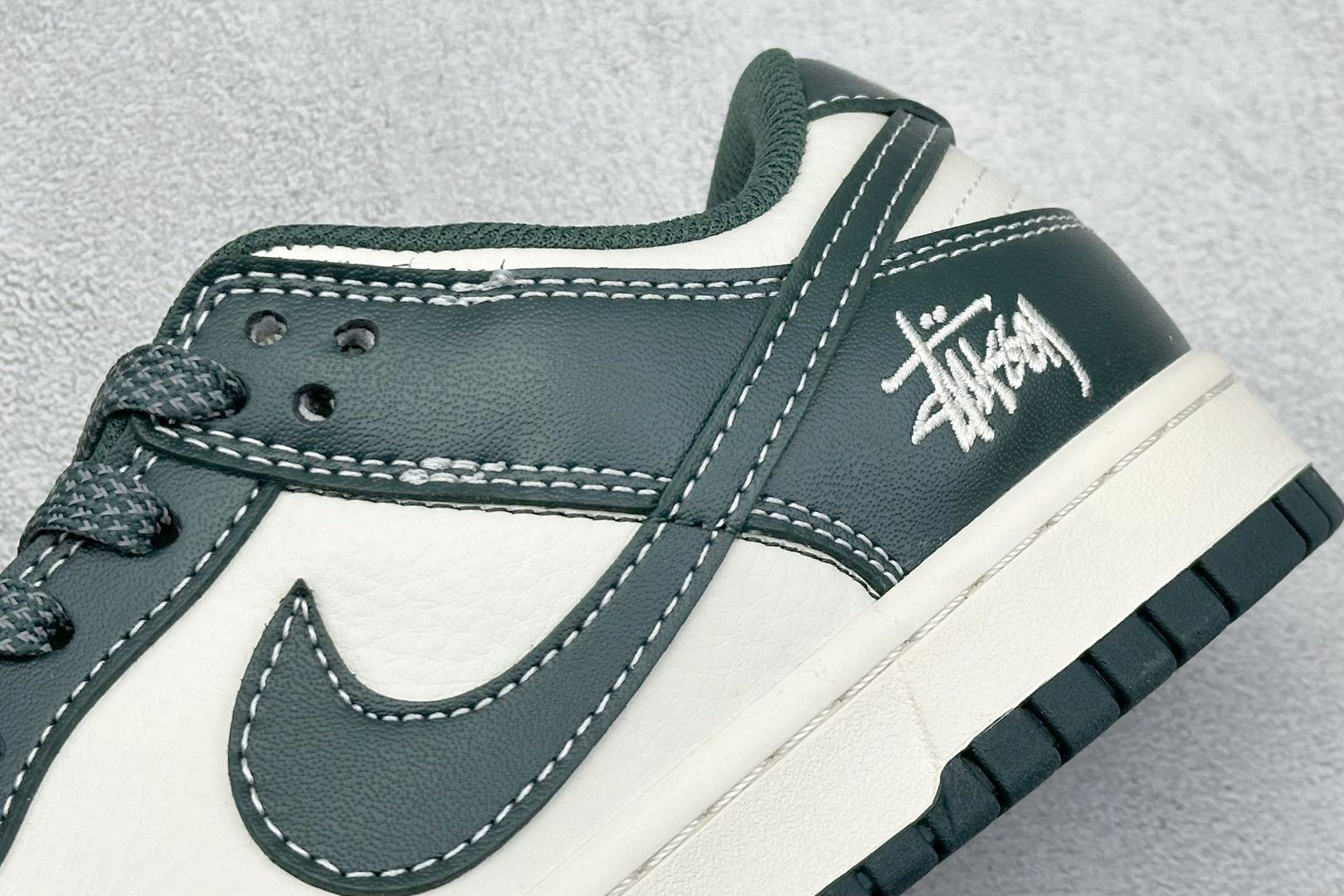  终端放店
XC版 Nike SB Dunk Low x Stussy 斯图西白青
纯原大厂出品 极力推