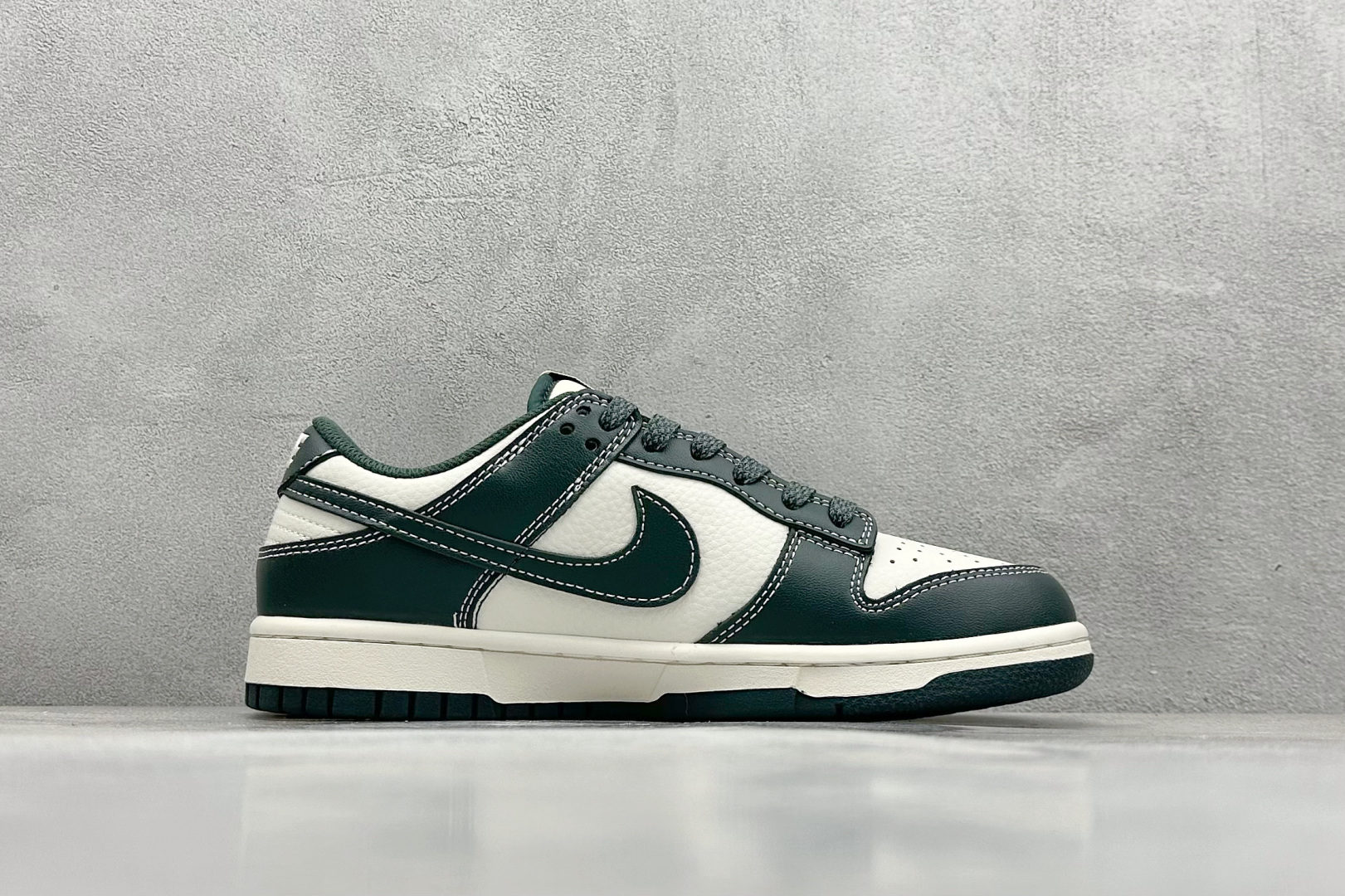  终端放店
XC版 Nike SB Dunk Low x Stussy 斯图西白青
纯原大厂出品 极力推
