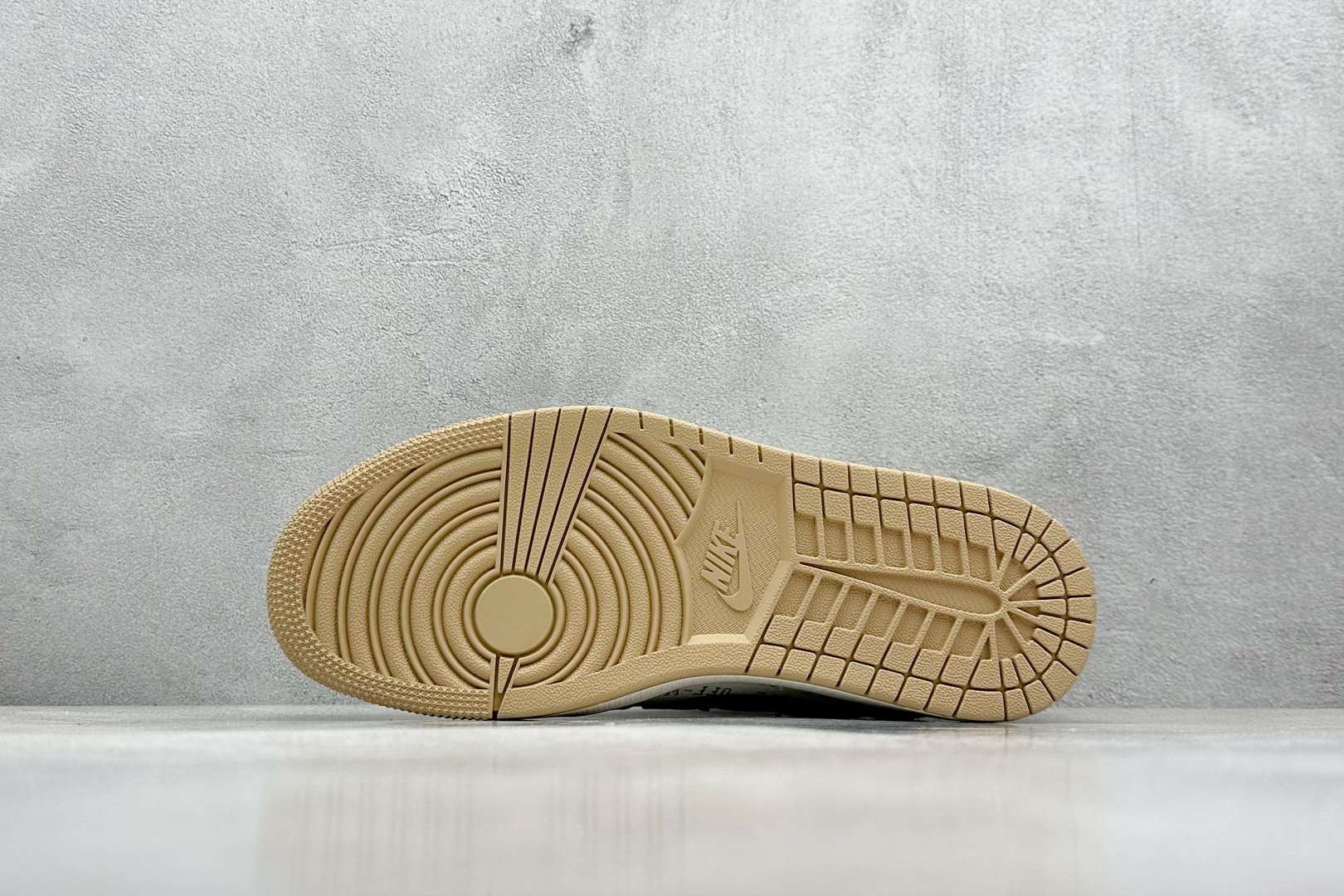 终端放店
XC版 Travis Scott x Fragment Design x Air Jorda
