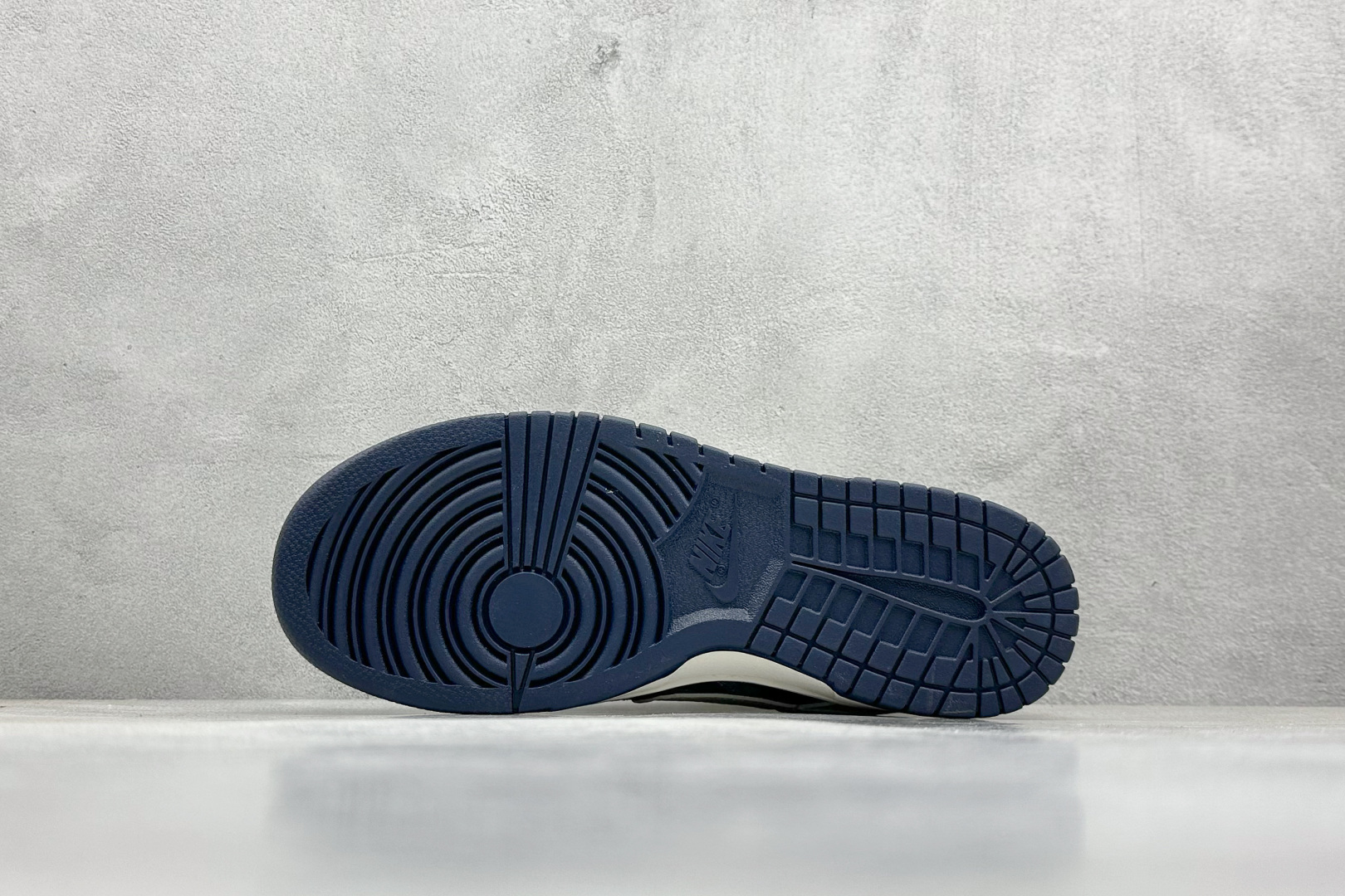 终端放店
XC版 Nike SB Dunk Low x Louis Vuitton 白藏蓝牛仔布
纯原