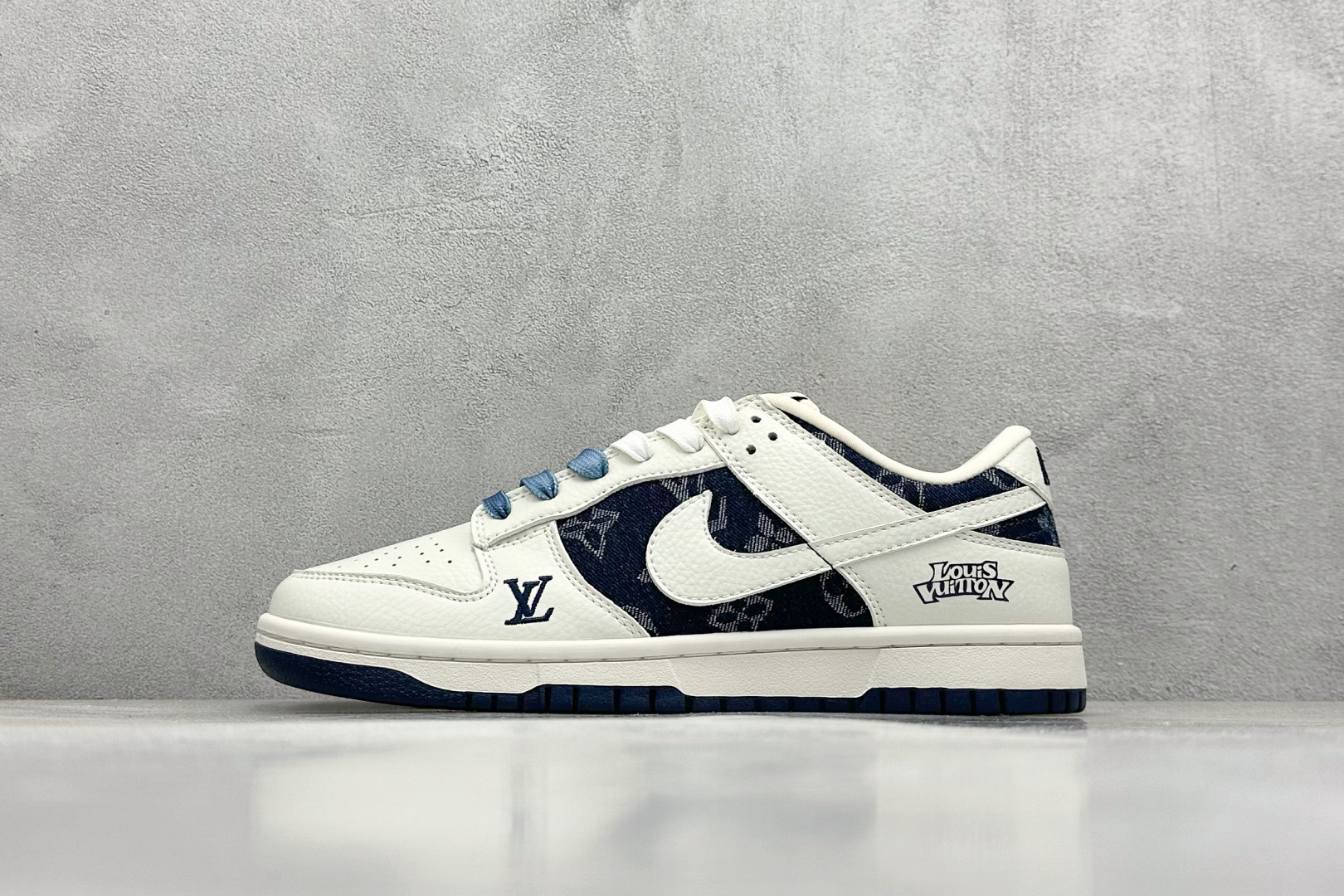  终端放店
XC版 Nike SB Dunk Low x Louis Vuitton 白藏蓝牛仔布
纯原