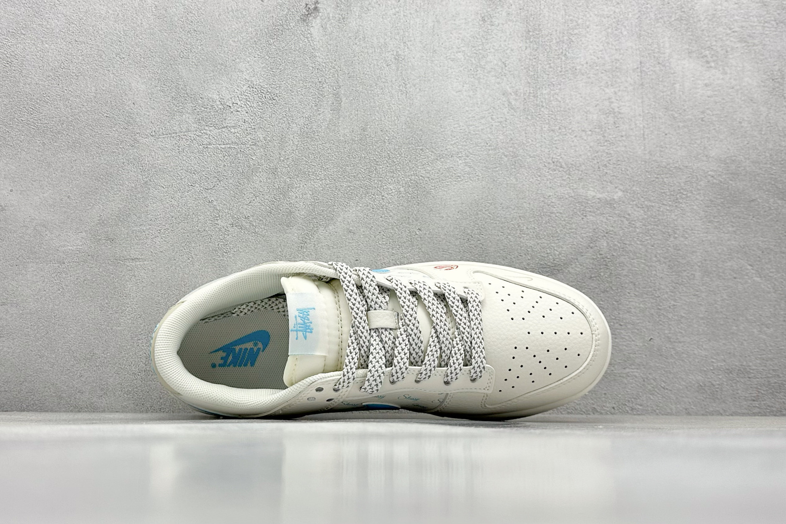  终端放店
XC版 Nike SB Dunk Low x Stussy 白蓝三小钩
纯原大厂出品 极力推