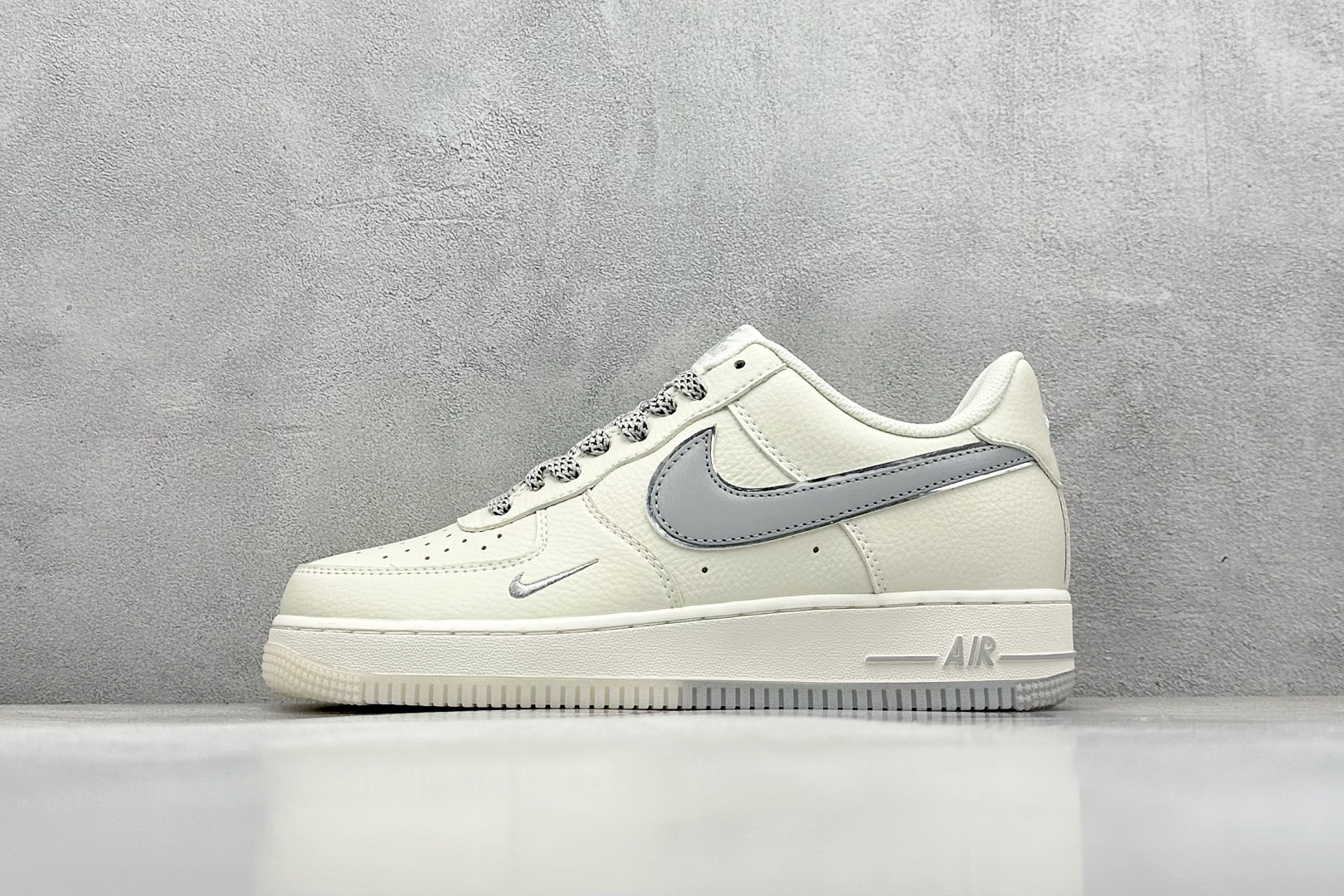  
Air Force 1 '07 Low 灰白双色
原楦头原纸板 打造纯正空军版型
#专注外贸渠道  