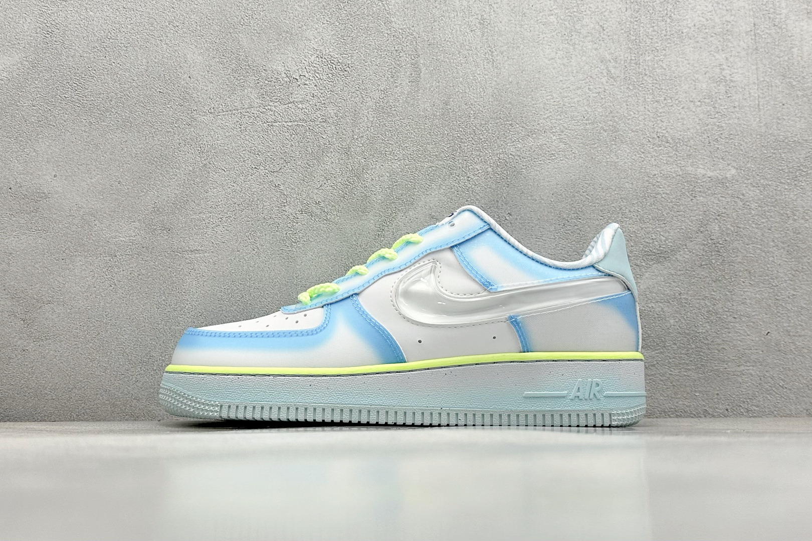  
Nike Air Force 1'07 Low 果冻蓝 空军一号低帮休闲板鞋
#定制皮料 定制鞋盒