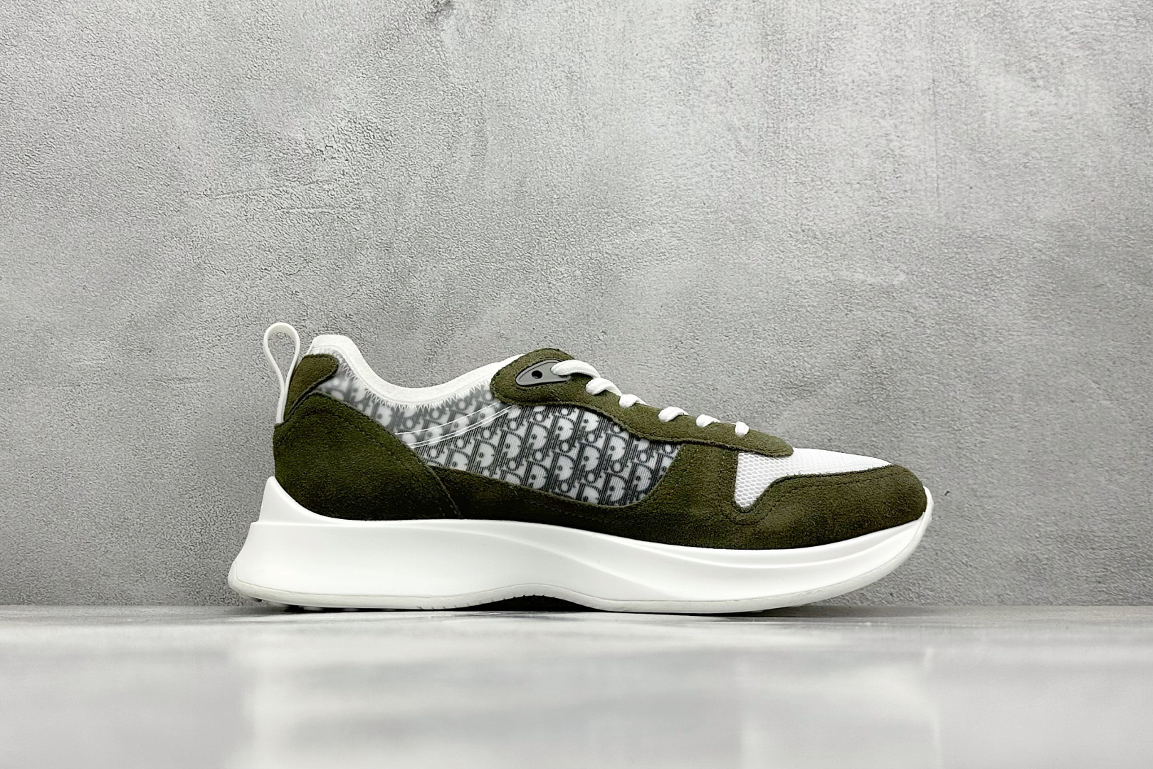 Dior 运动鞋 跑步鞋 原版购入开发 这款 B25 Runner 运动鞋