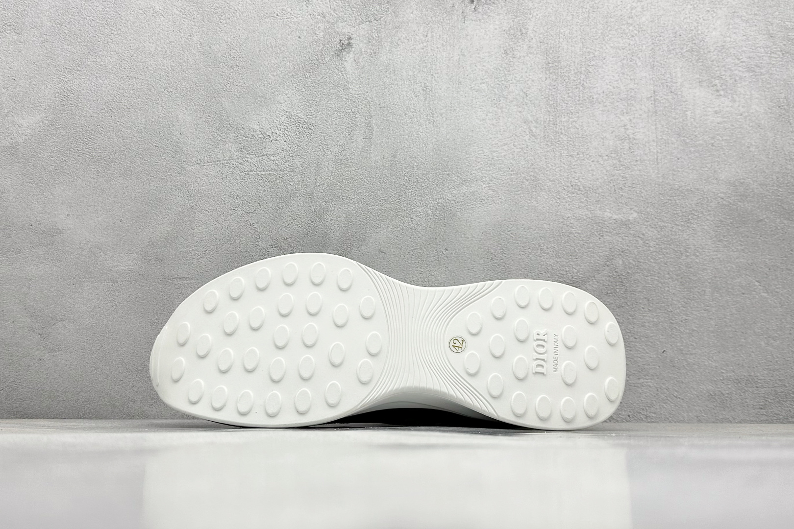 Dior 运动鞋 跑步鞋 原版购入开发 这款 B25 Runner 运动鞋