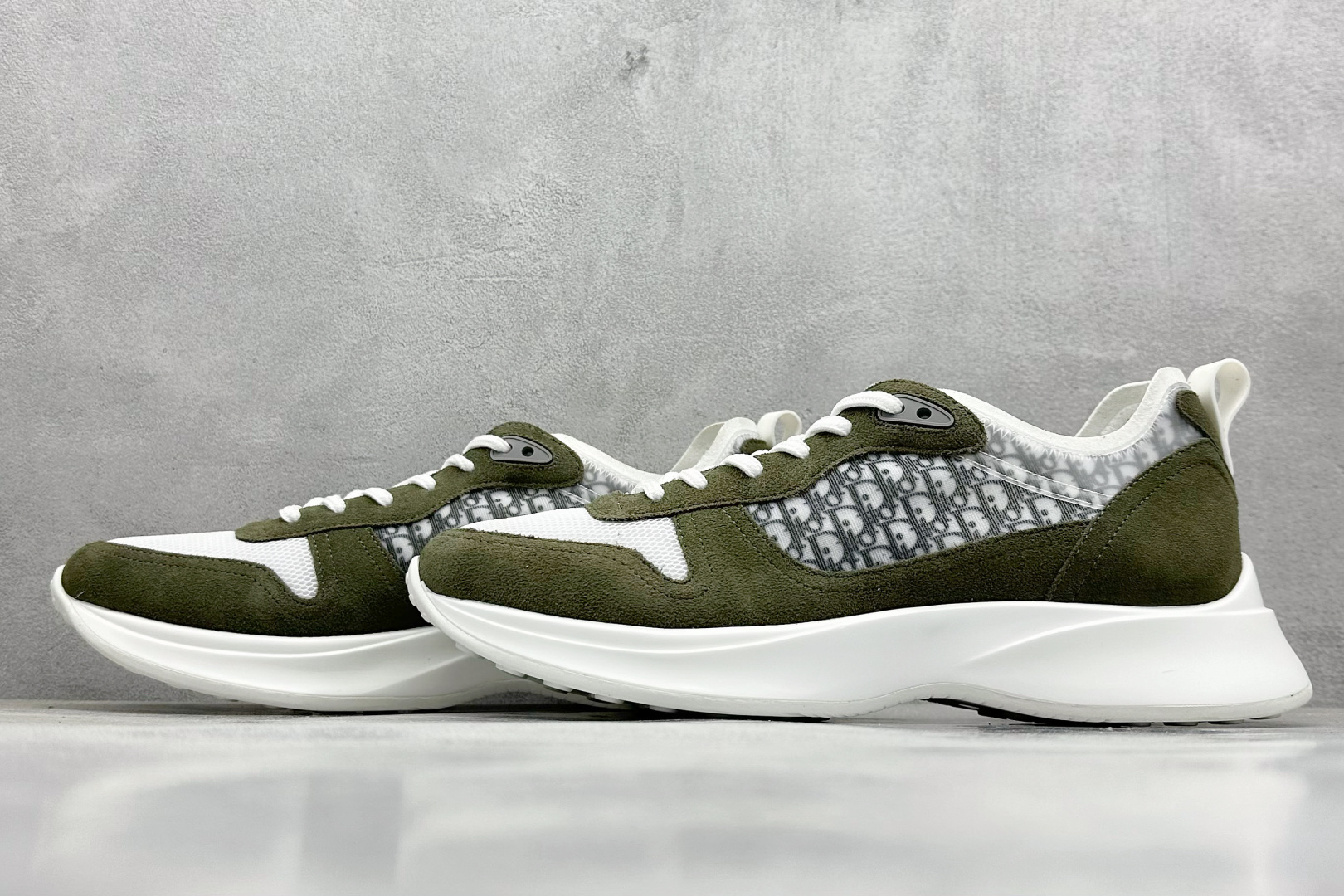 Dior 运动鞋 跑步鞋 原版购入开发 这款 B25 Runner 运动鞋