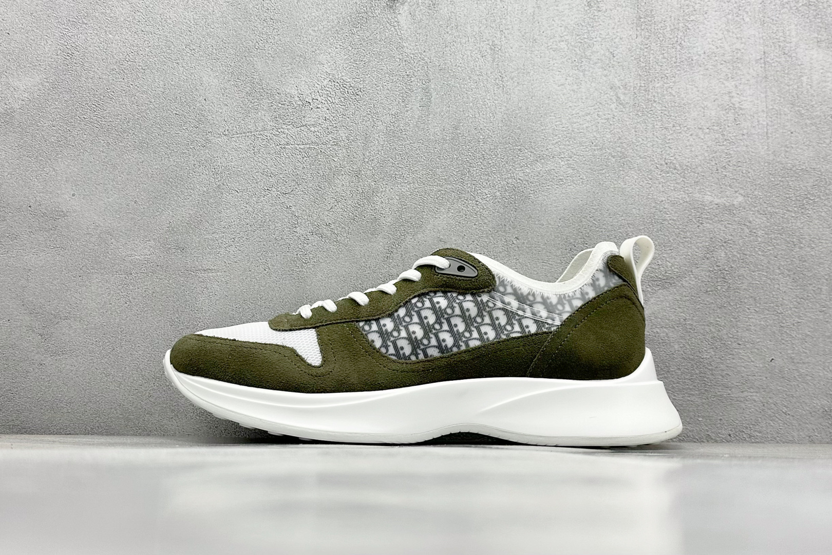 Dior 运动鞋 跑步鞋 原版购入开发 这款 B25 Runner 运动鞋