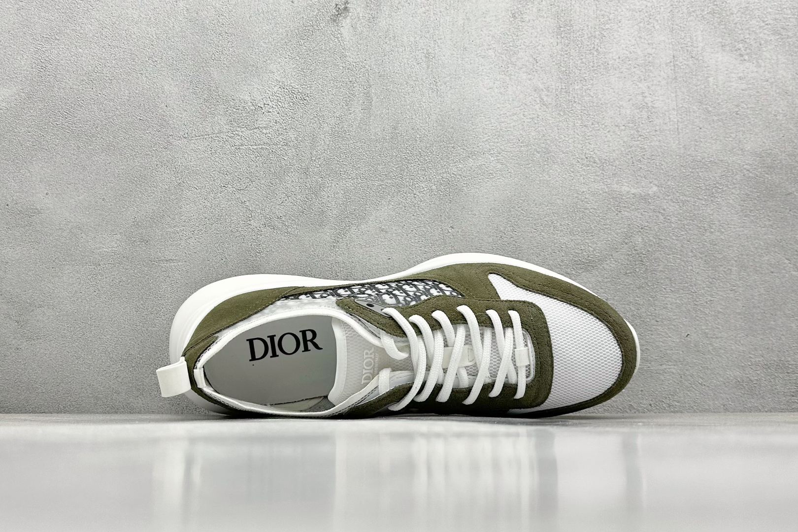 Dior 运动鞋 跑步鞋 原版购入开发 这款 B25 Runner 运动鞋