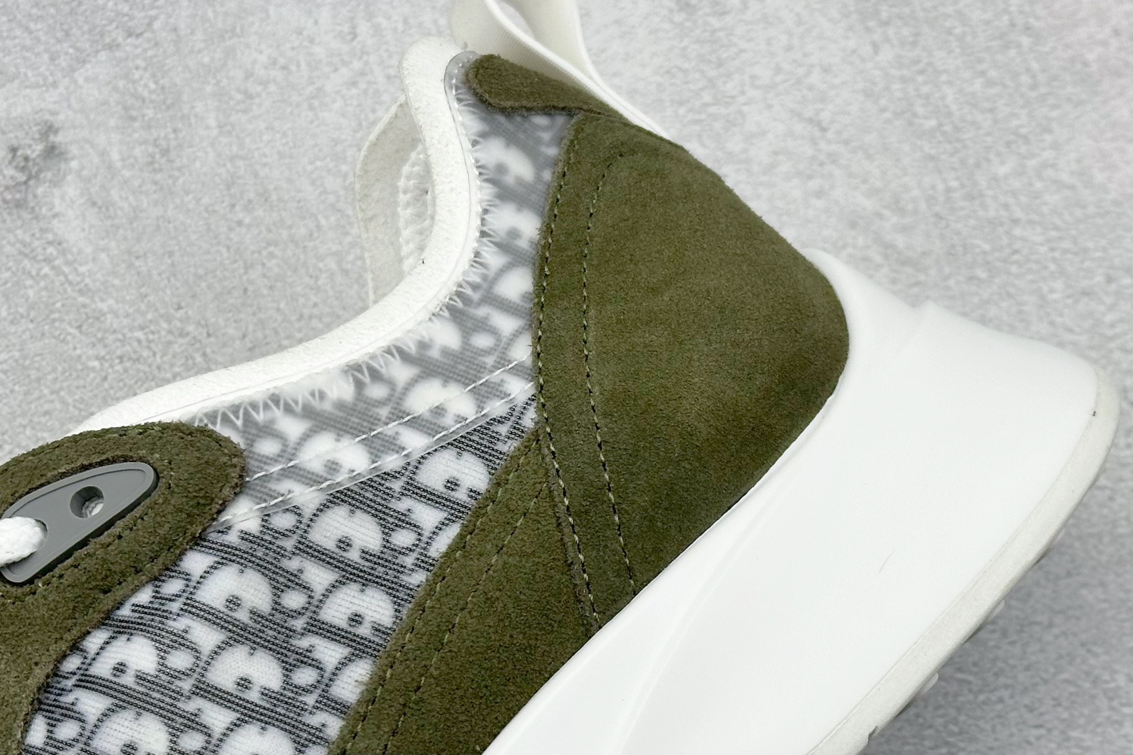Dior 运动鞋 跑步鞋 原版购入开发 这款 B25 Runner 运动鞋