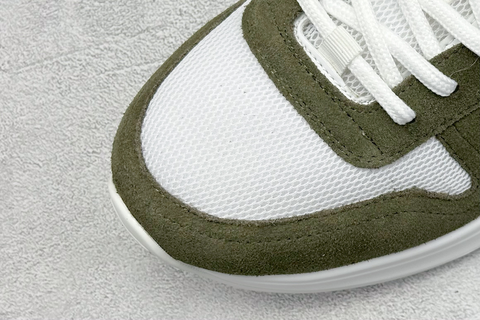 Dior 运动鞋 跑步鞋 原版购入开发 这款 B25 Runner 运动鞋